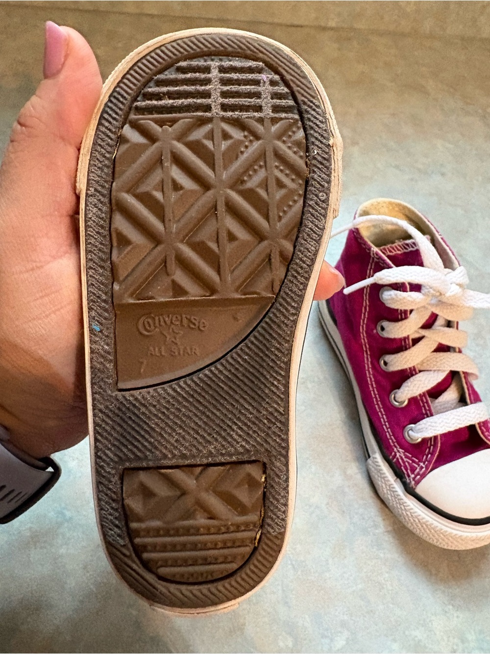 Converse size 7C Kids' High-Top Sneakers in Magenta and White - Picture 3 of 9
